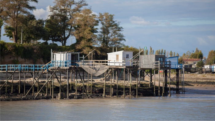 Évolution des politiques d'urbanisme et leur influence sur la construction de maison neuve en Gironde