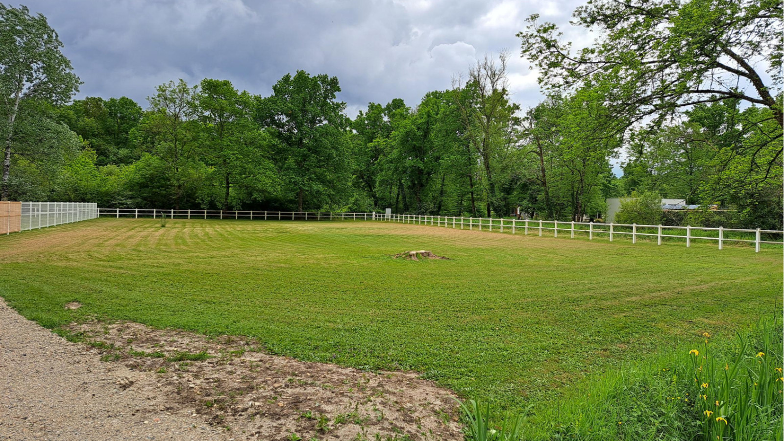 Terrain constructible de 929m2 à Bouliac