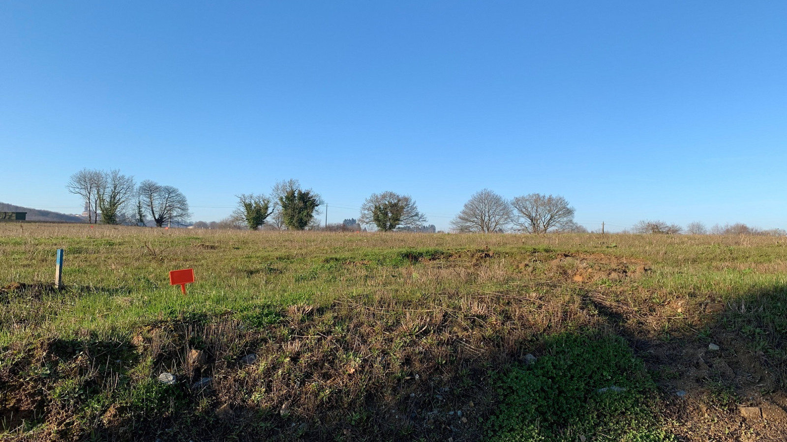 Terrain constructible de 407m2 à Arbanats