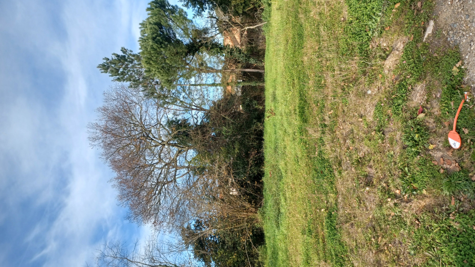 Terrain constructible de 825m2 à Verdelais