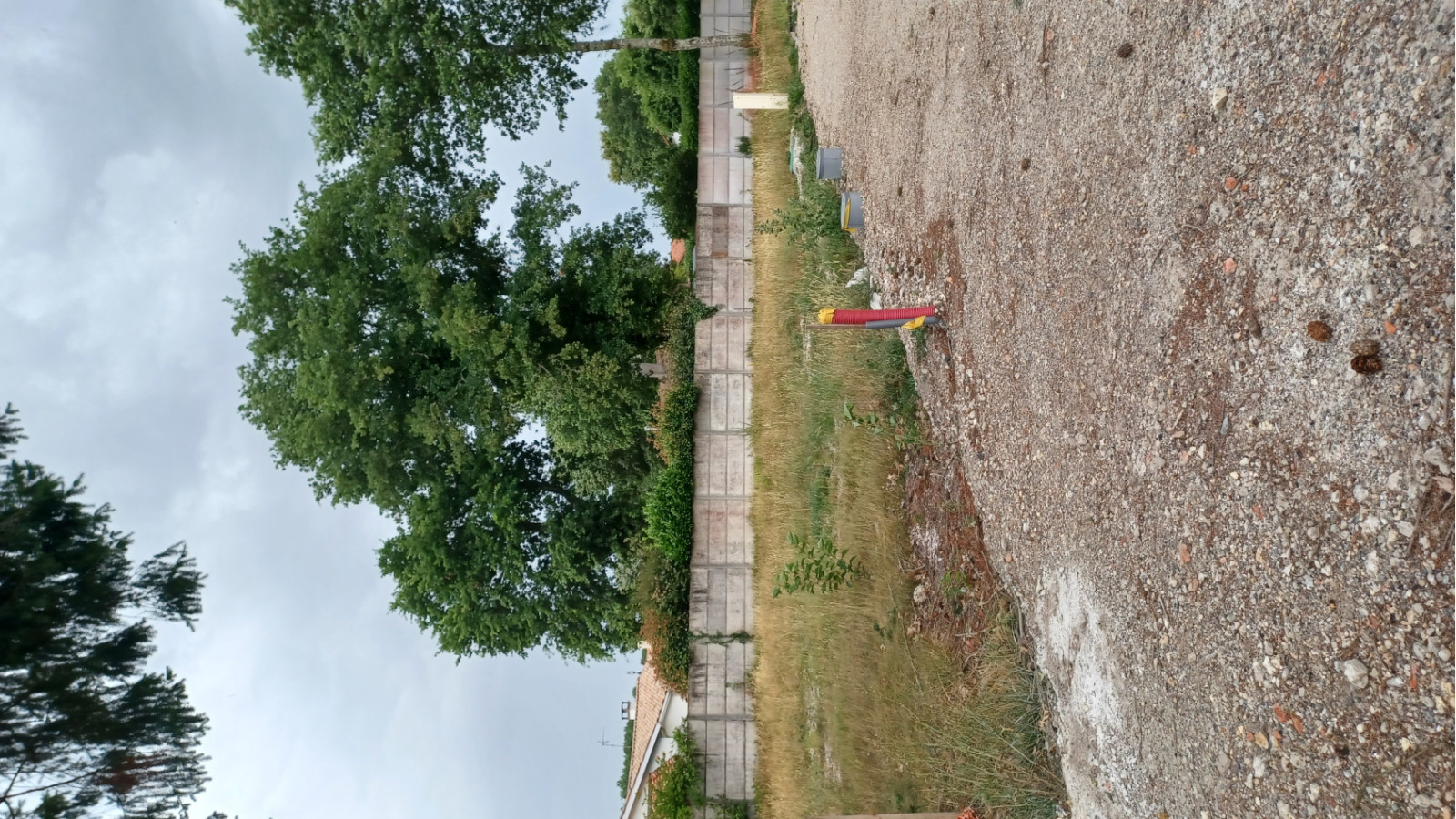 Terrain constructible de 503m2 à Brach