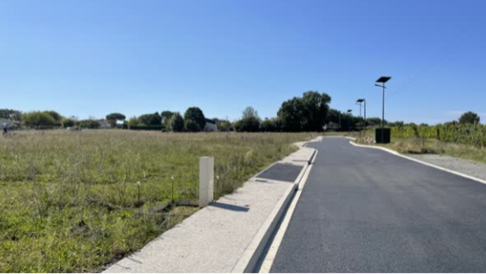Terrain constructible de 684m2 à Saint-Germain-du-Puch