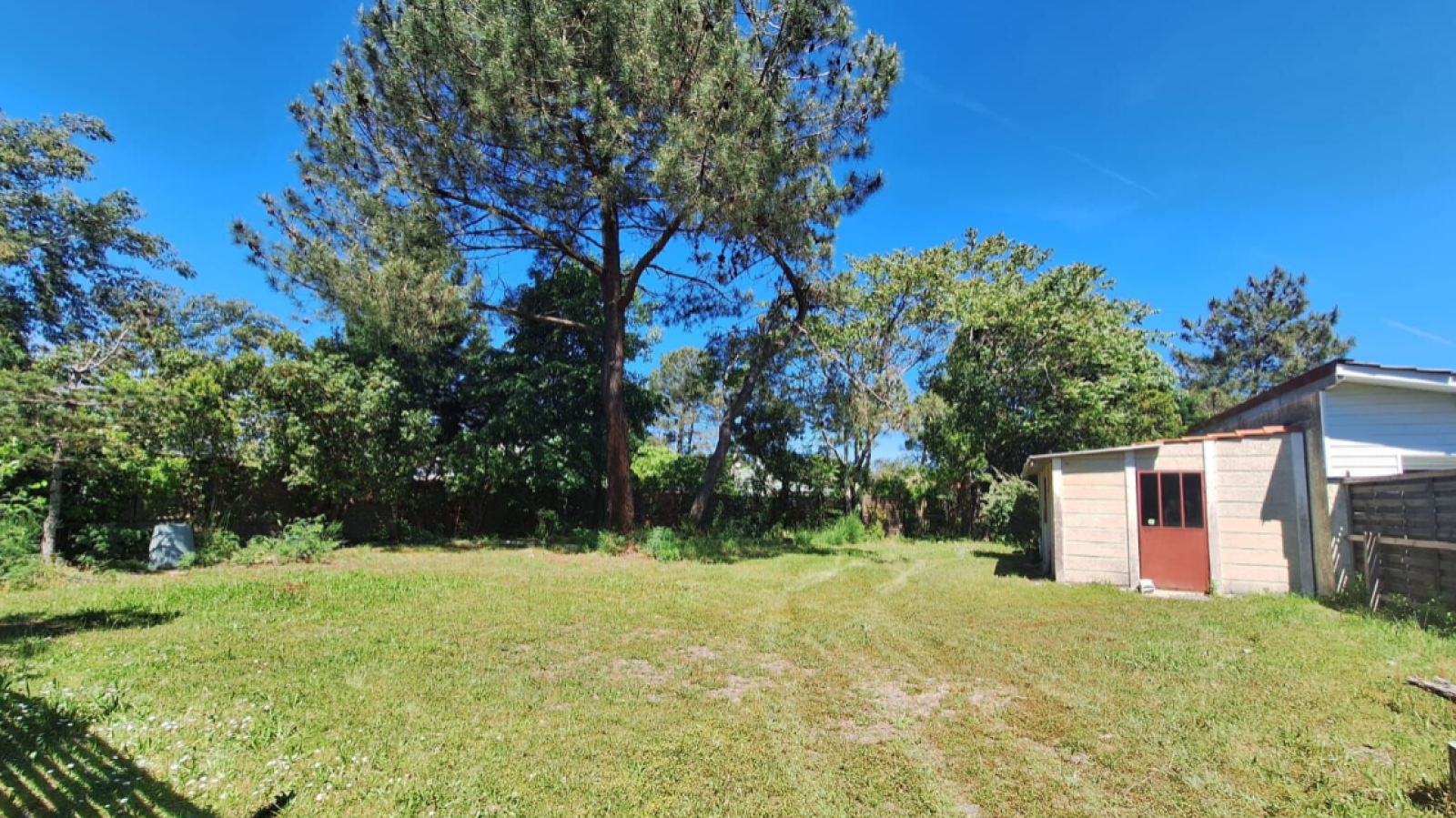 Terrain constructible de 834m2 à Mérignac