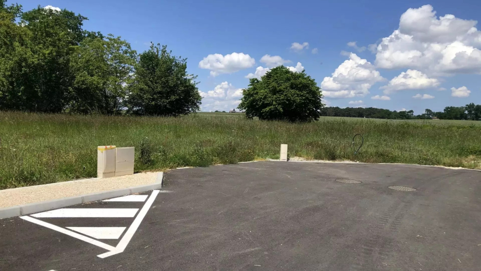 Terrain constructible de 682m2 à Cestas