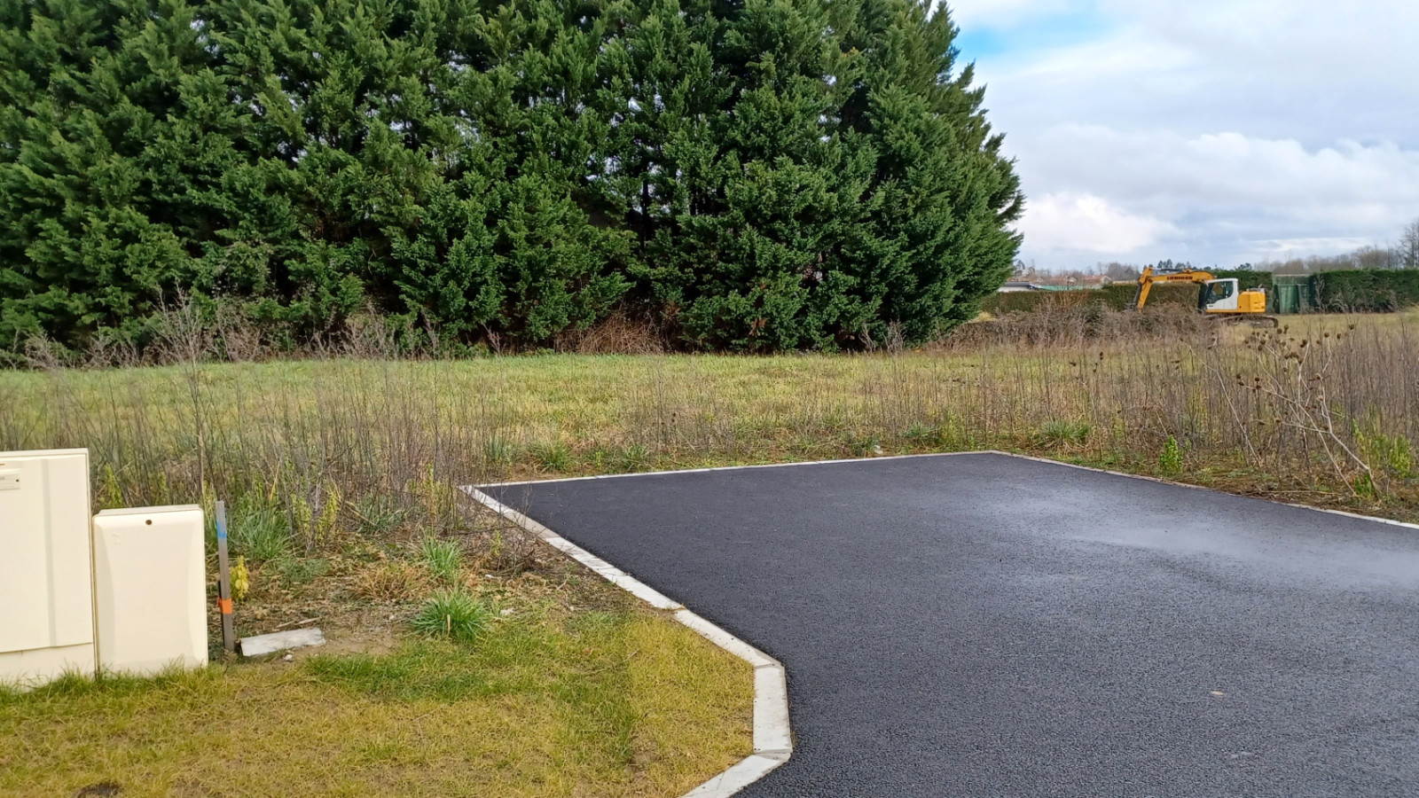 Terrain constructible de 619m2 à Seyresse