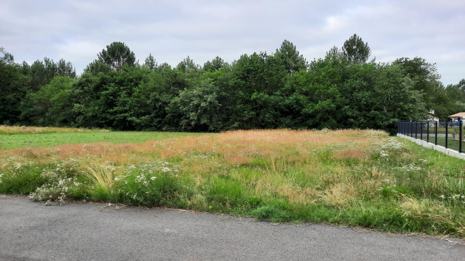 Terrain constructible de 518m2 à Montussan