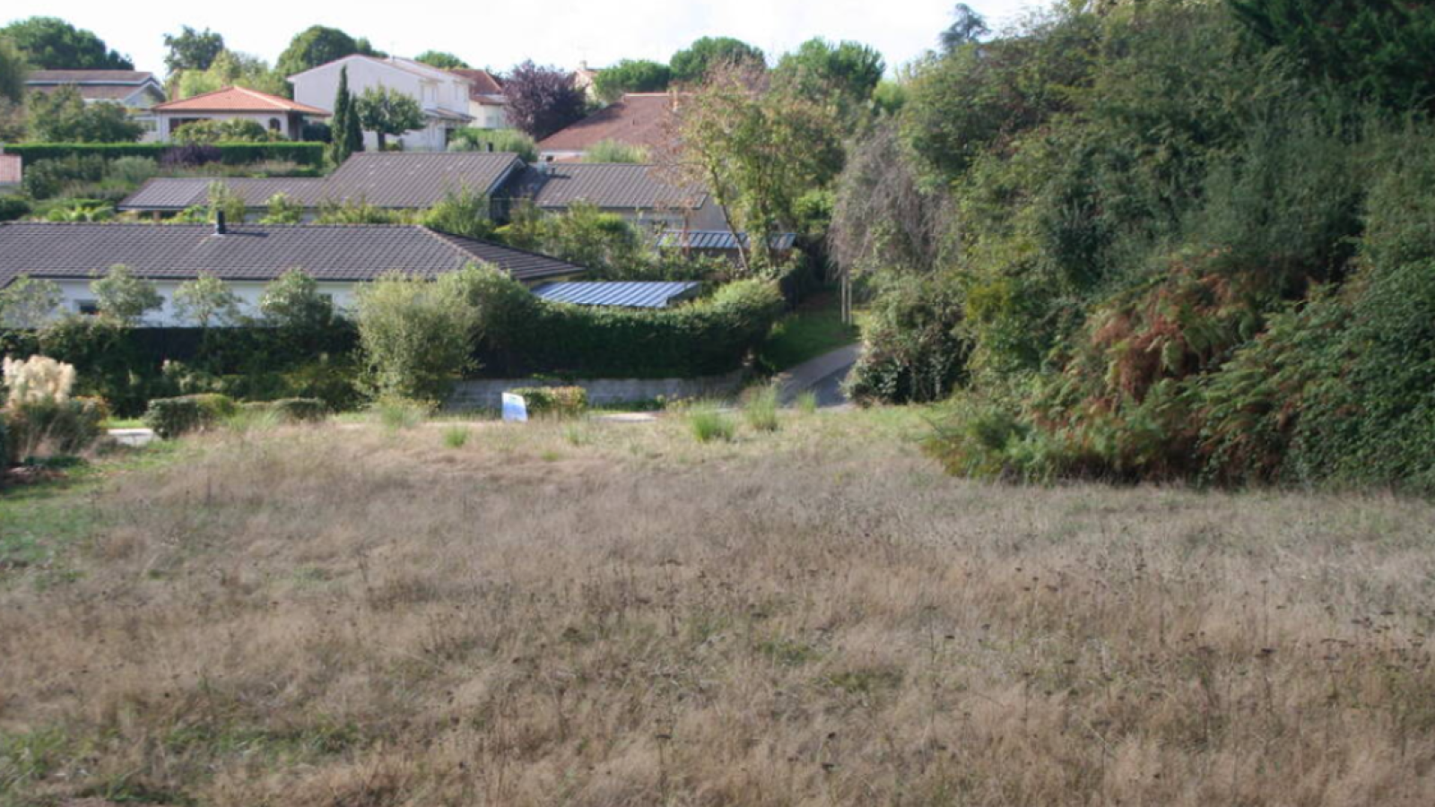 Terrain constructible de 300m2 à Floirac