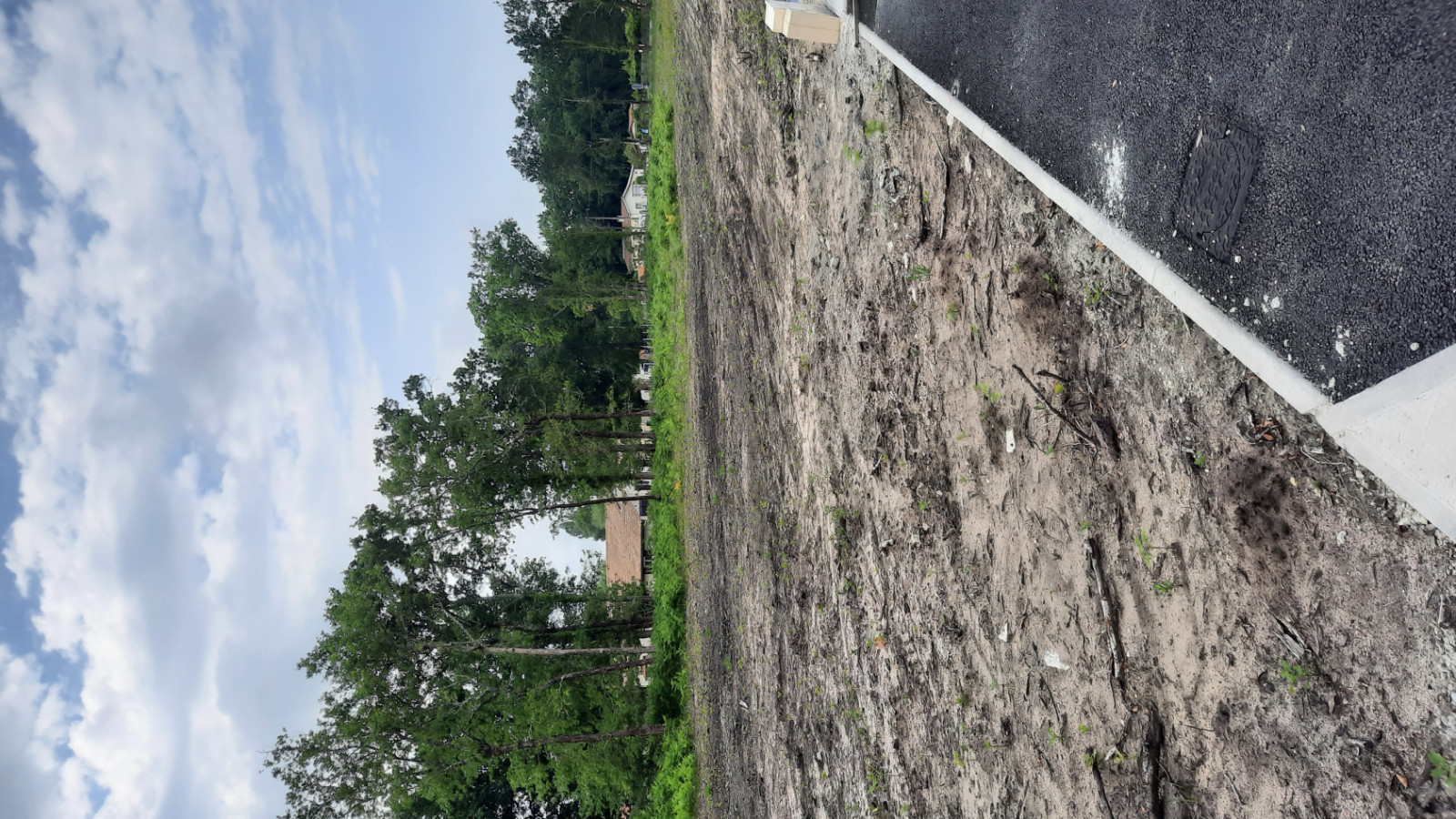 Terrain constructible de 884m2 à Bourg