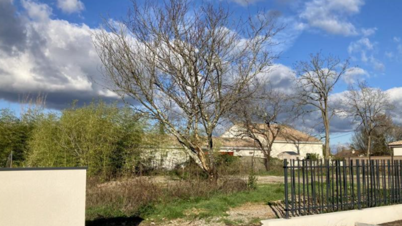 Terrain constructible de 427m2 à Artigues-près-Bordeaux