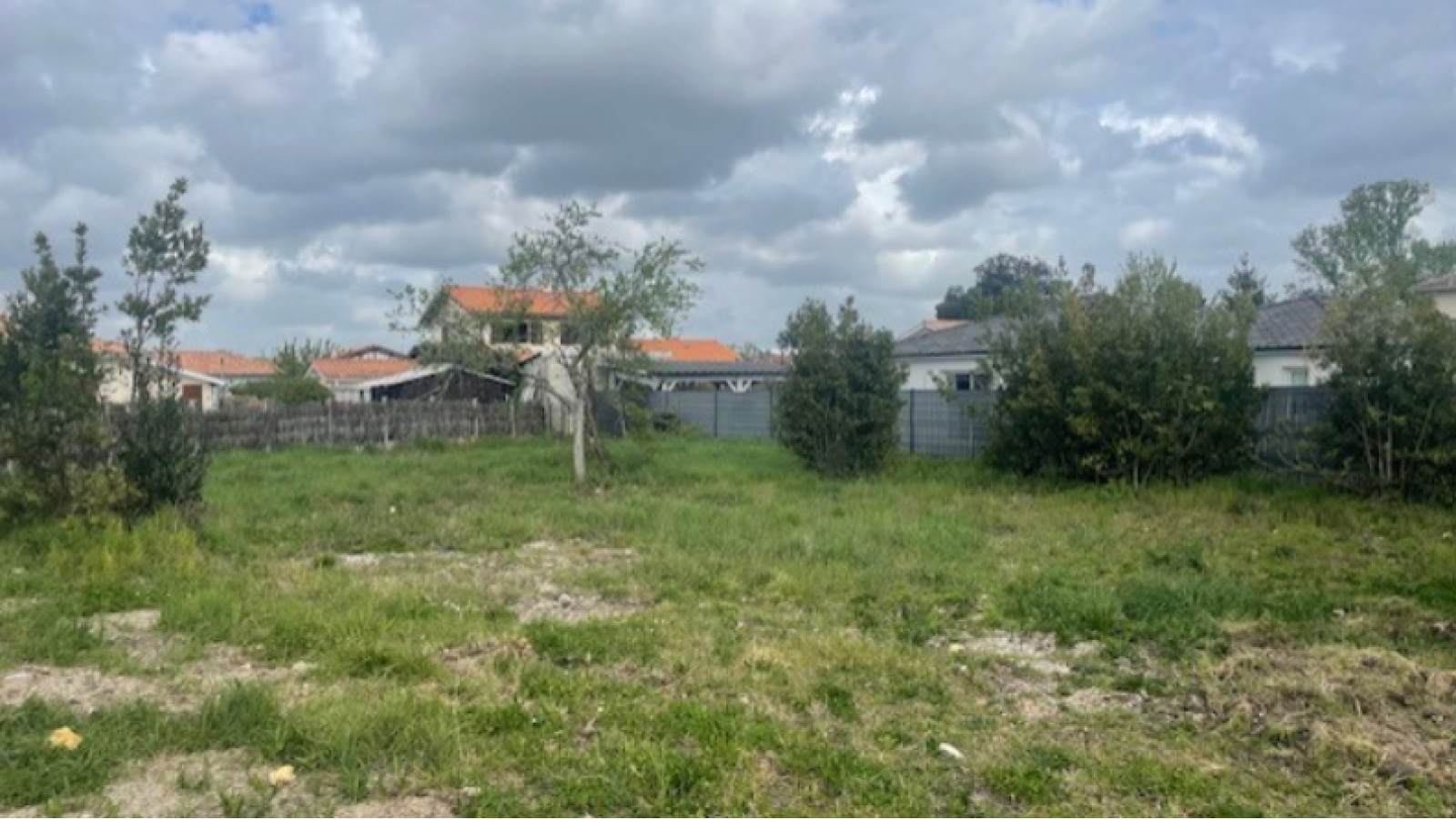 Terrain constructible de 409m2 à Blanquefort