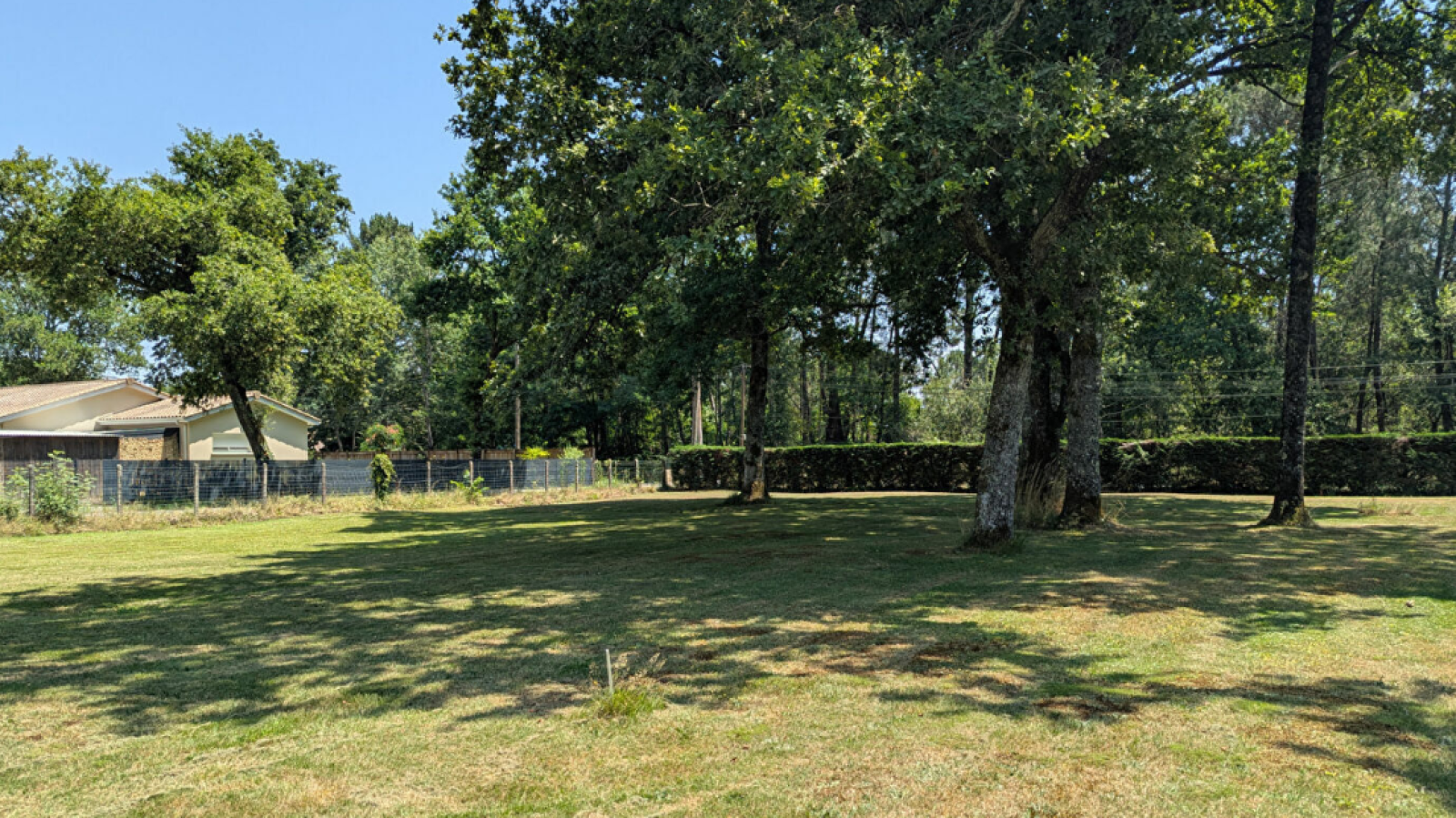 Terrain constructible de 609m2 à Léognan