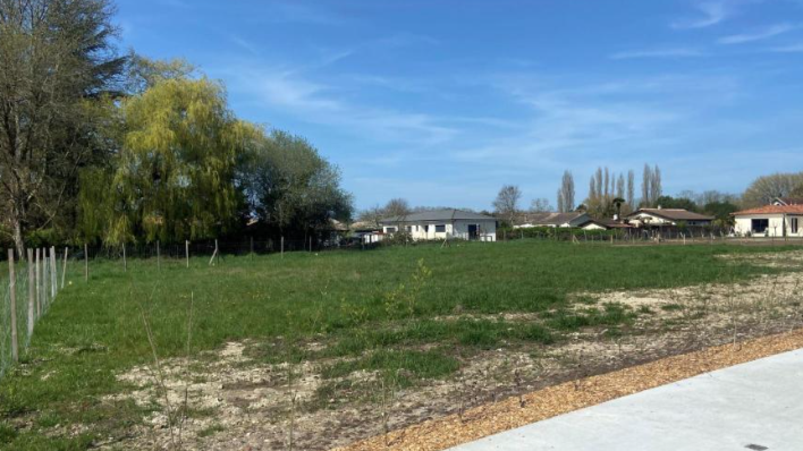 Terrain constructible de 455m2 à Saint-Laurent-Médoc