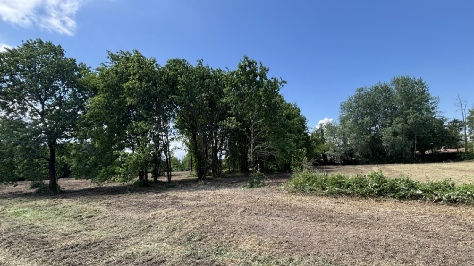 Terrain constructible de 1170m2 à Margaux-Cantenac