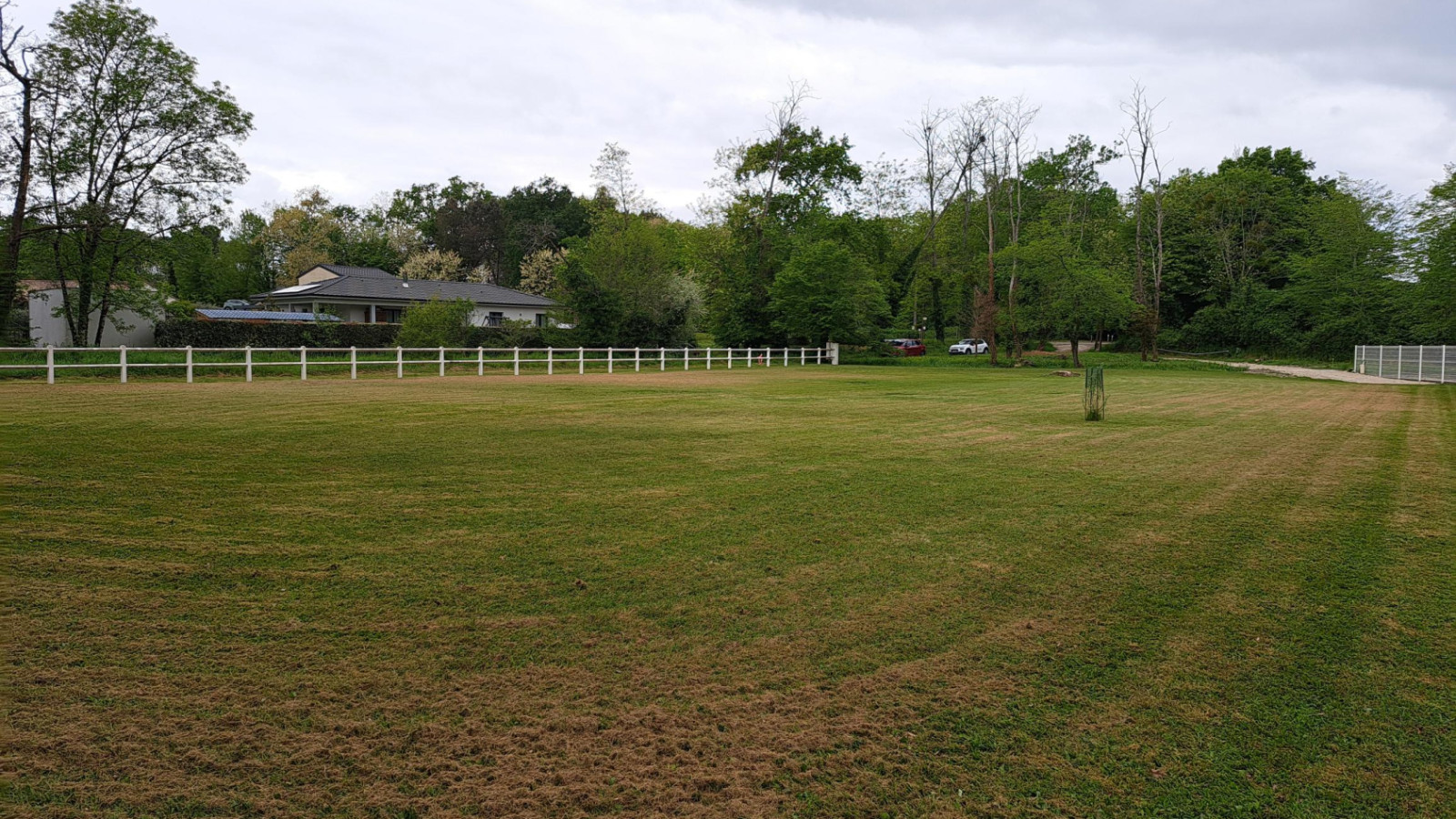 Terrain constructible de 1162m2 à La Brède