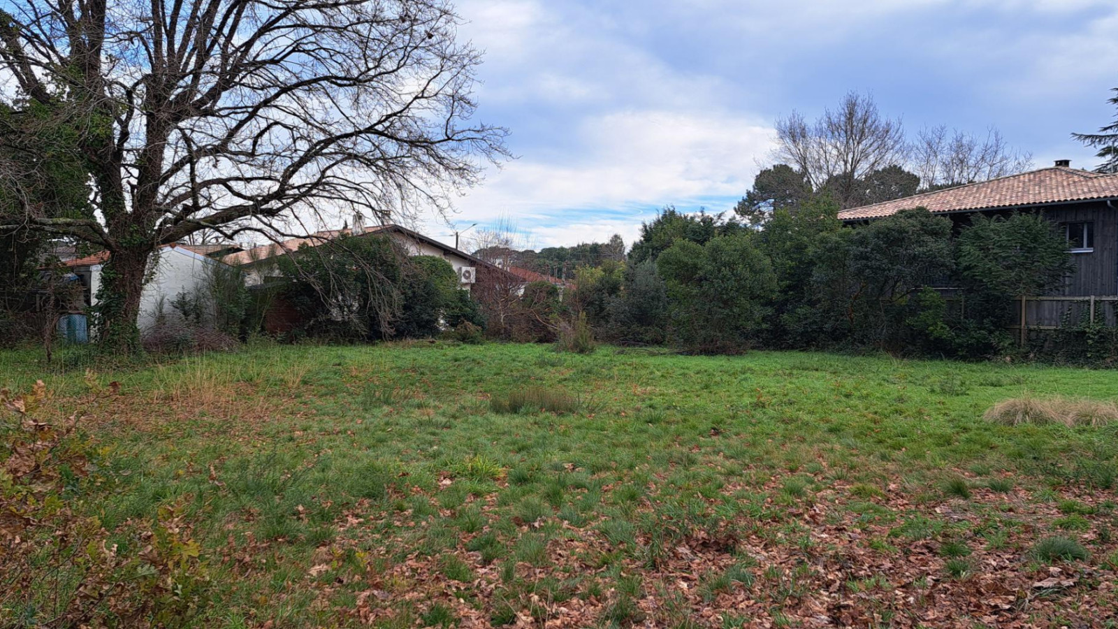 Terrain constructible de 1000m2 à Gujan-Mestras
