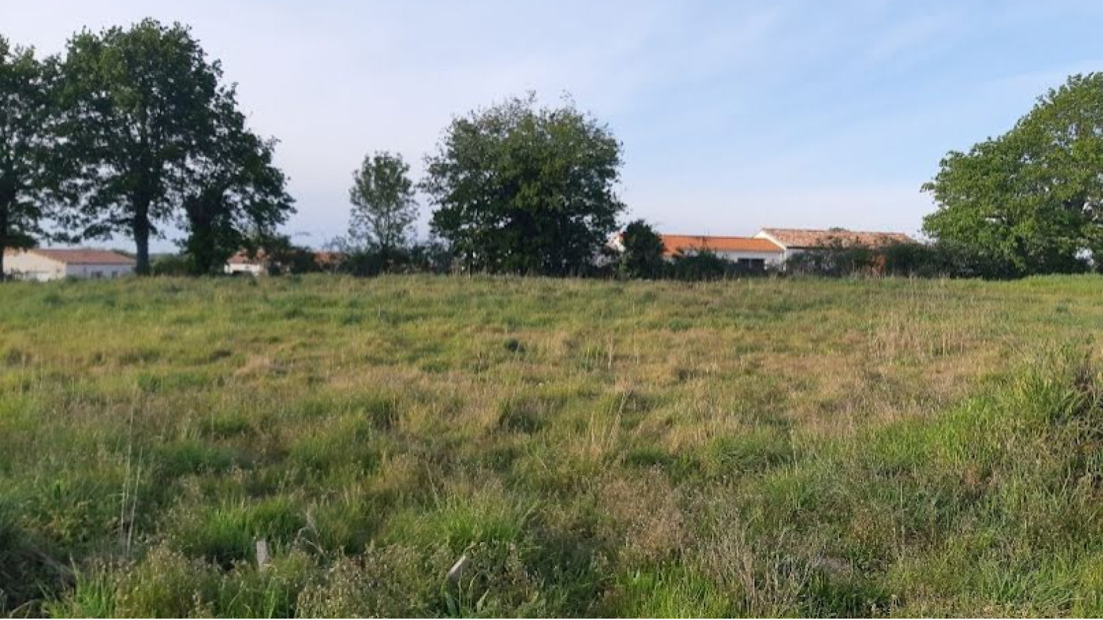 Terrain constructible de 1700m2 à Saugnac-et-Cambran