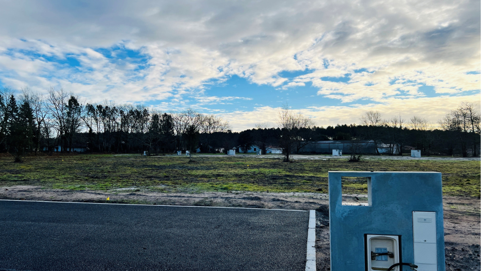 Terrain constructible de 636m2 à Onesse-Laharie