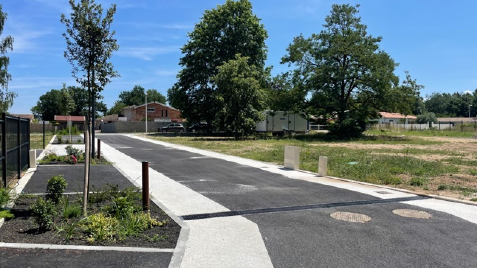 Terrain constructible de 501m2 à Les Billaux