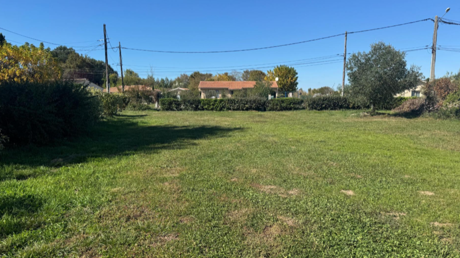 Terrain constructible de 605m2 à Landiras