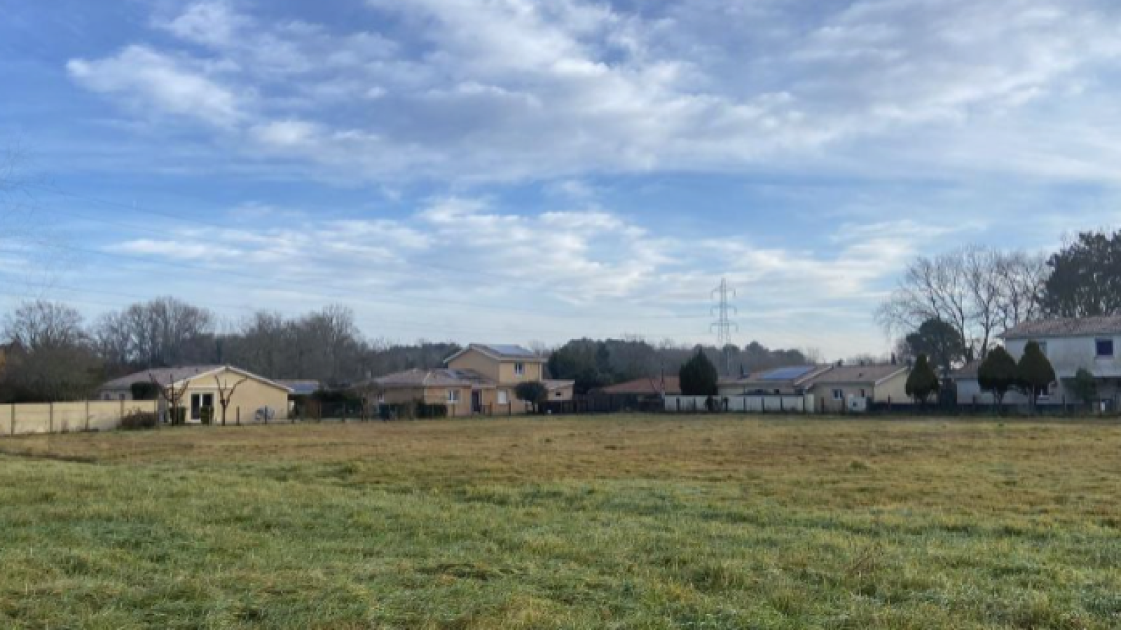 Terrain constructible de 582m2 à Léognan