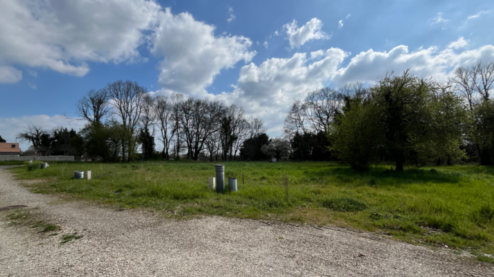 Terrain constructible de 690m2 à Prignac-et-Marcamps