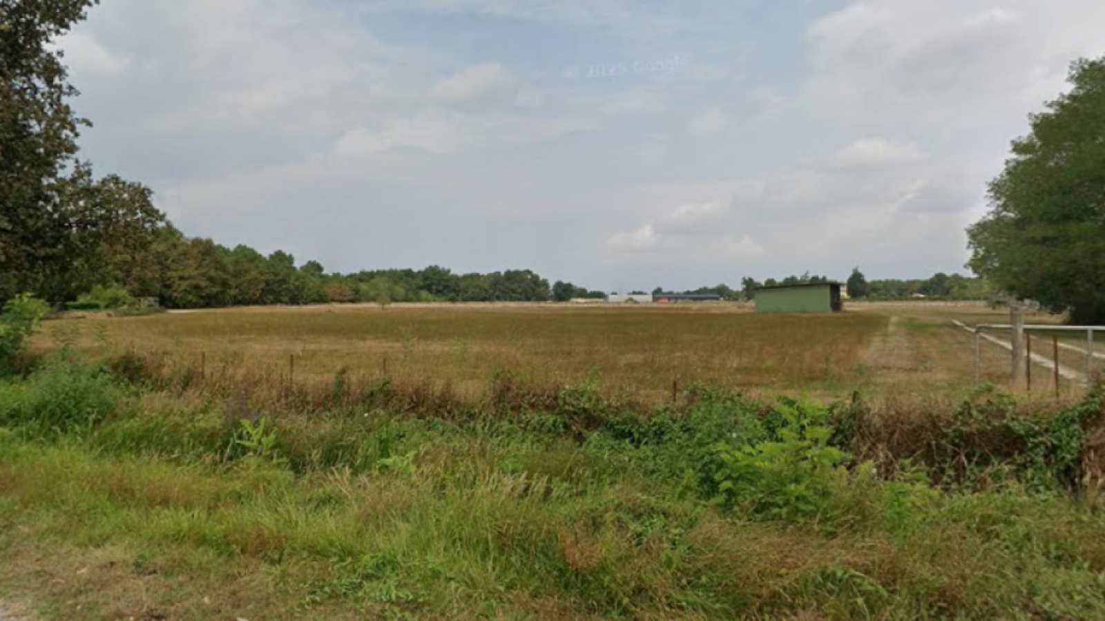 Terrain constructible de 1323m2 à Ludon-Médoc