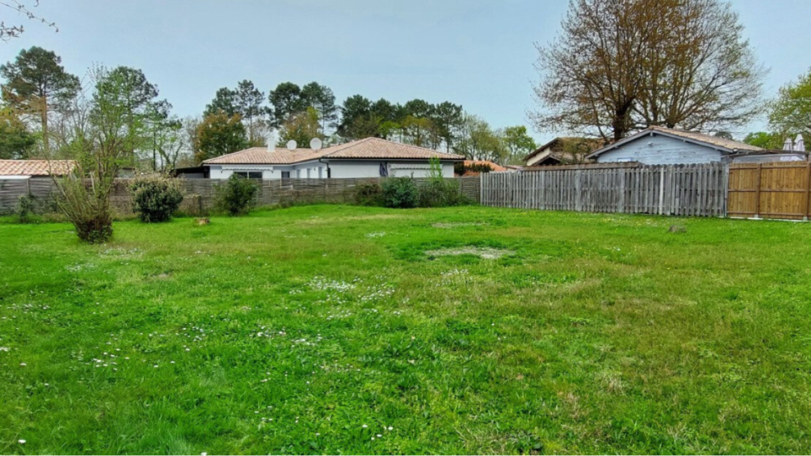 Terrain constructible de 660m2 à Le Teich