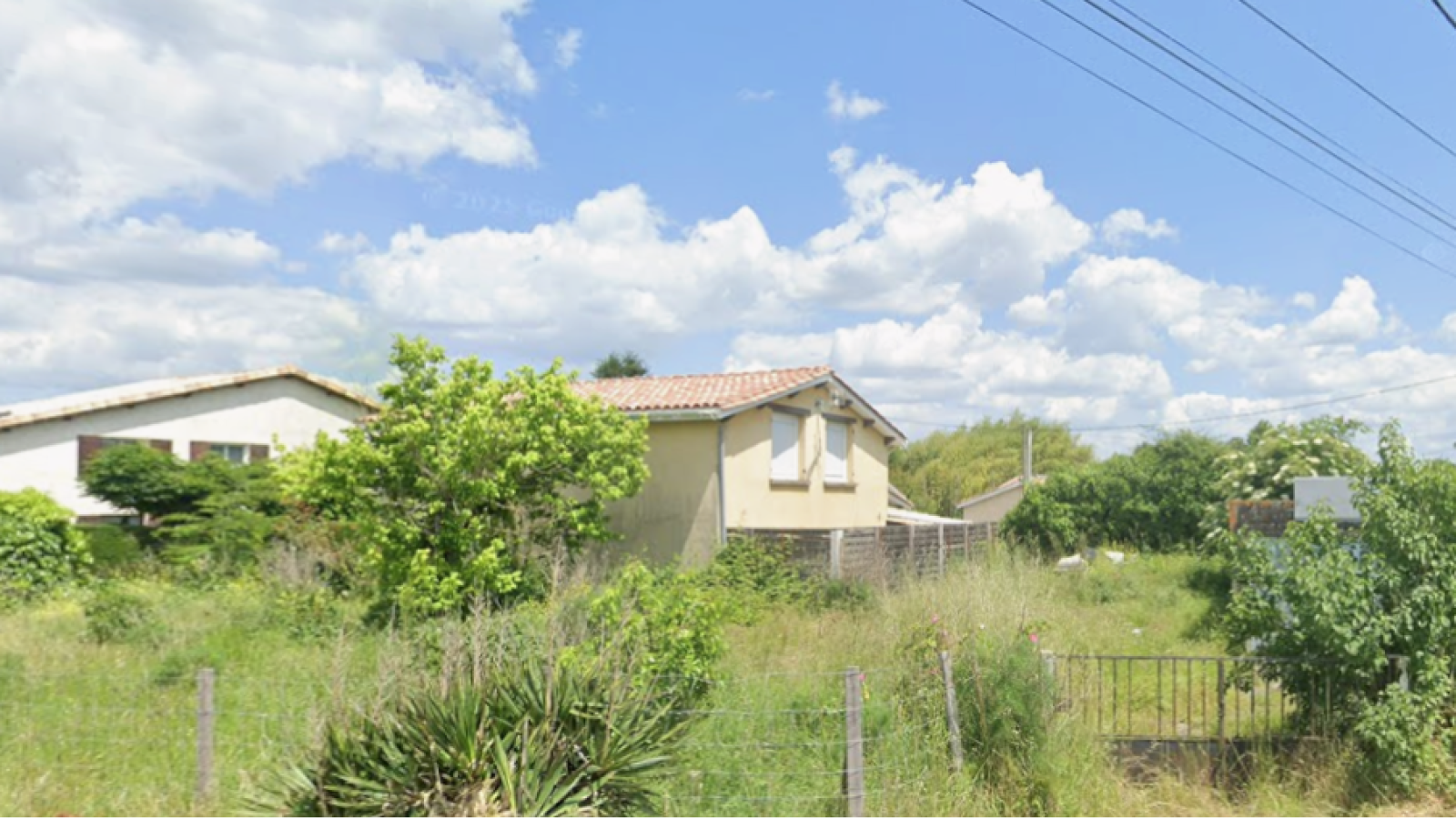 Terrain constructible de 535m2 à Saint-Pierre-d'Aurillac