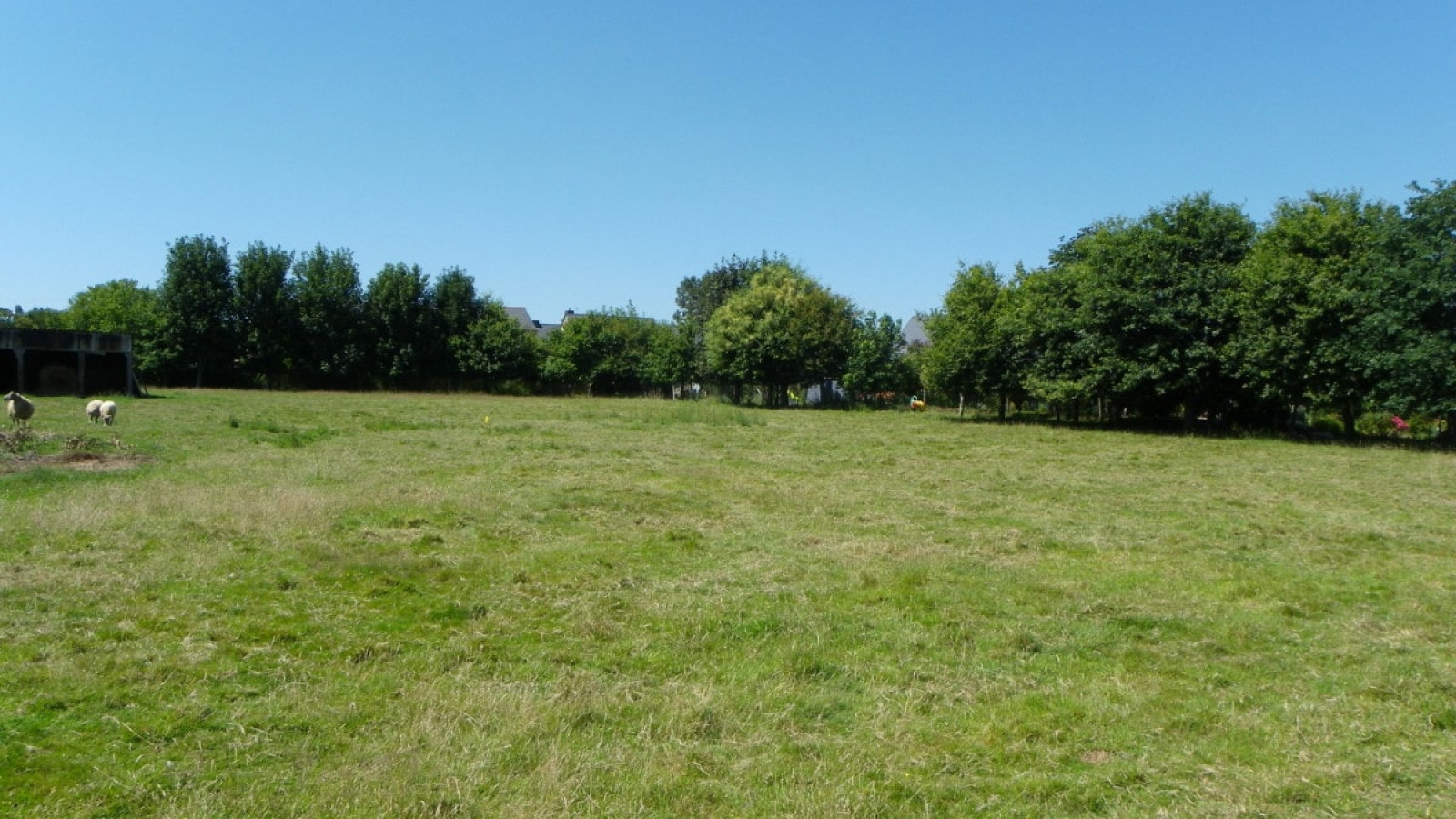 Terrain constructible de 815m2 à Latresne
