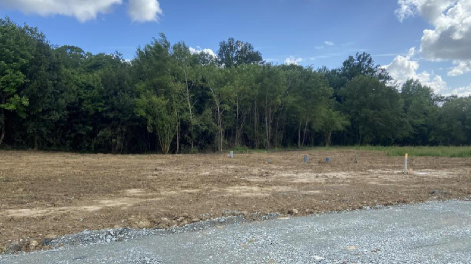 Terrain constructible de 582m2 à Madirac