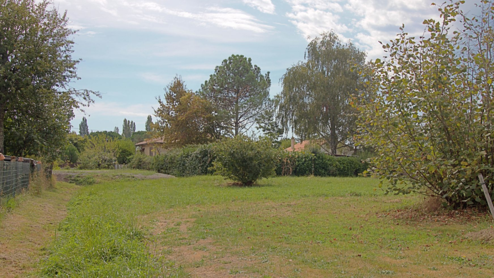 Terrain constructible de 550m2 à Saint-Denis-de-Pile