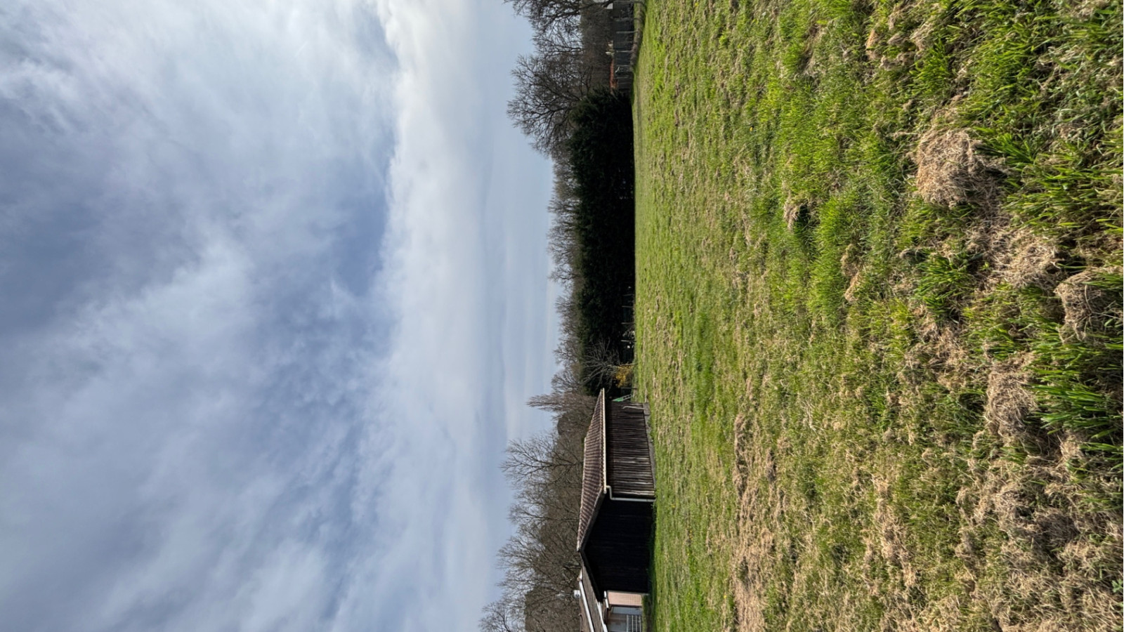 Terrain constructible de 1500m2 à Saint-Genès-de-Lombaud