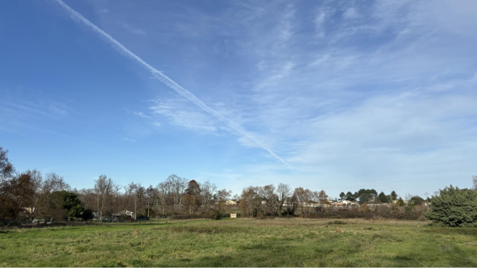 Terrain constructible de 316m2 à Abzac