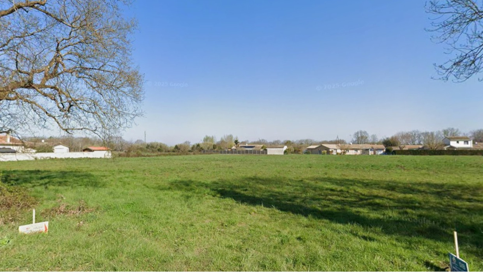 Terrain constructible de 1030m2 à Le Teich