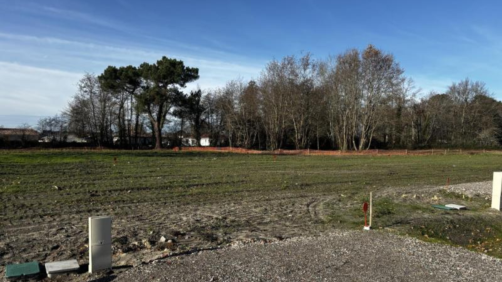 Terrain constructible de 930m2 à Margaux-Cantenac