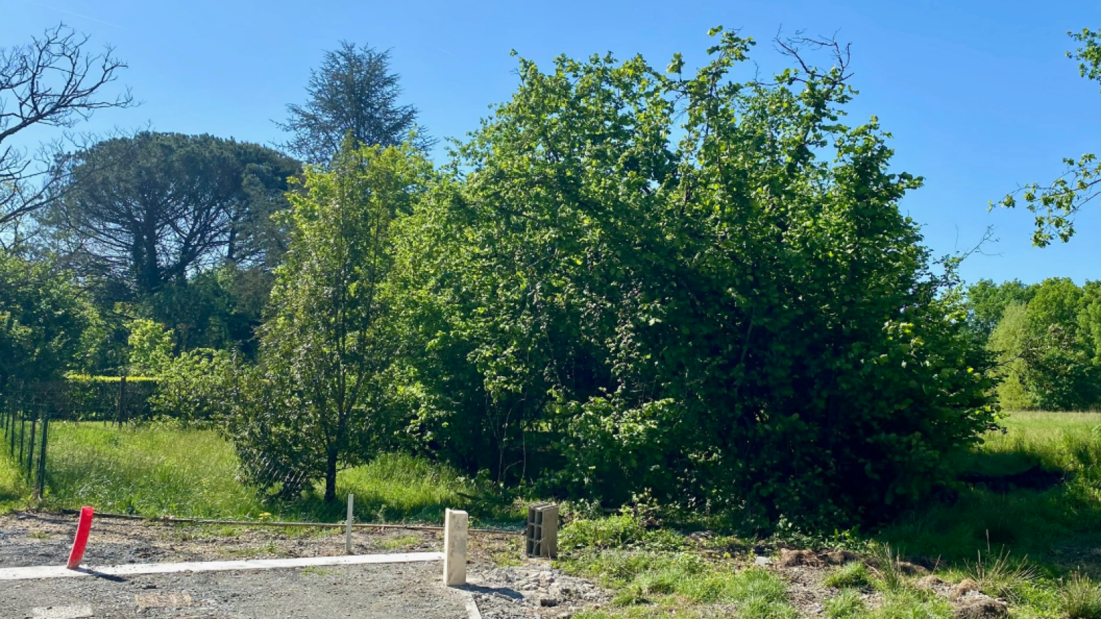 Terrain constructible de 536m2 à Le Pout