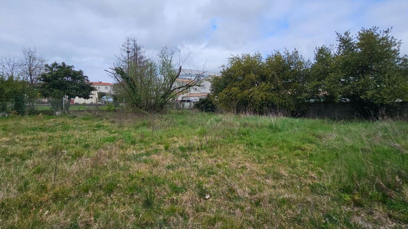 Terrain constructible de 600m2 à Bassens