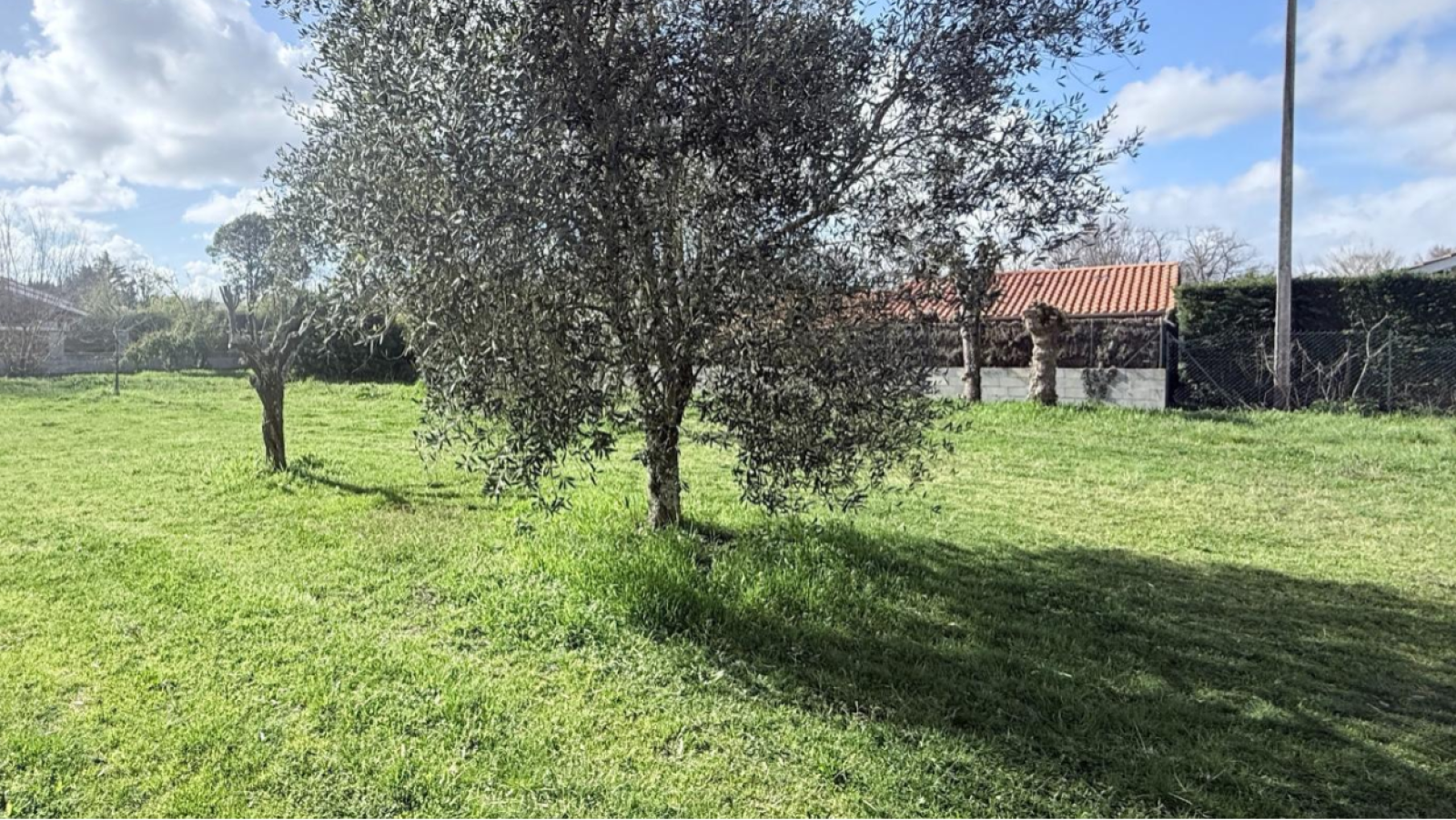 Terrain constructible de 656m2 à Ayguemorte-les-Graves