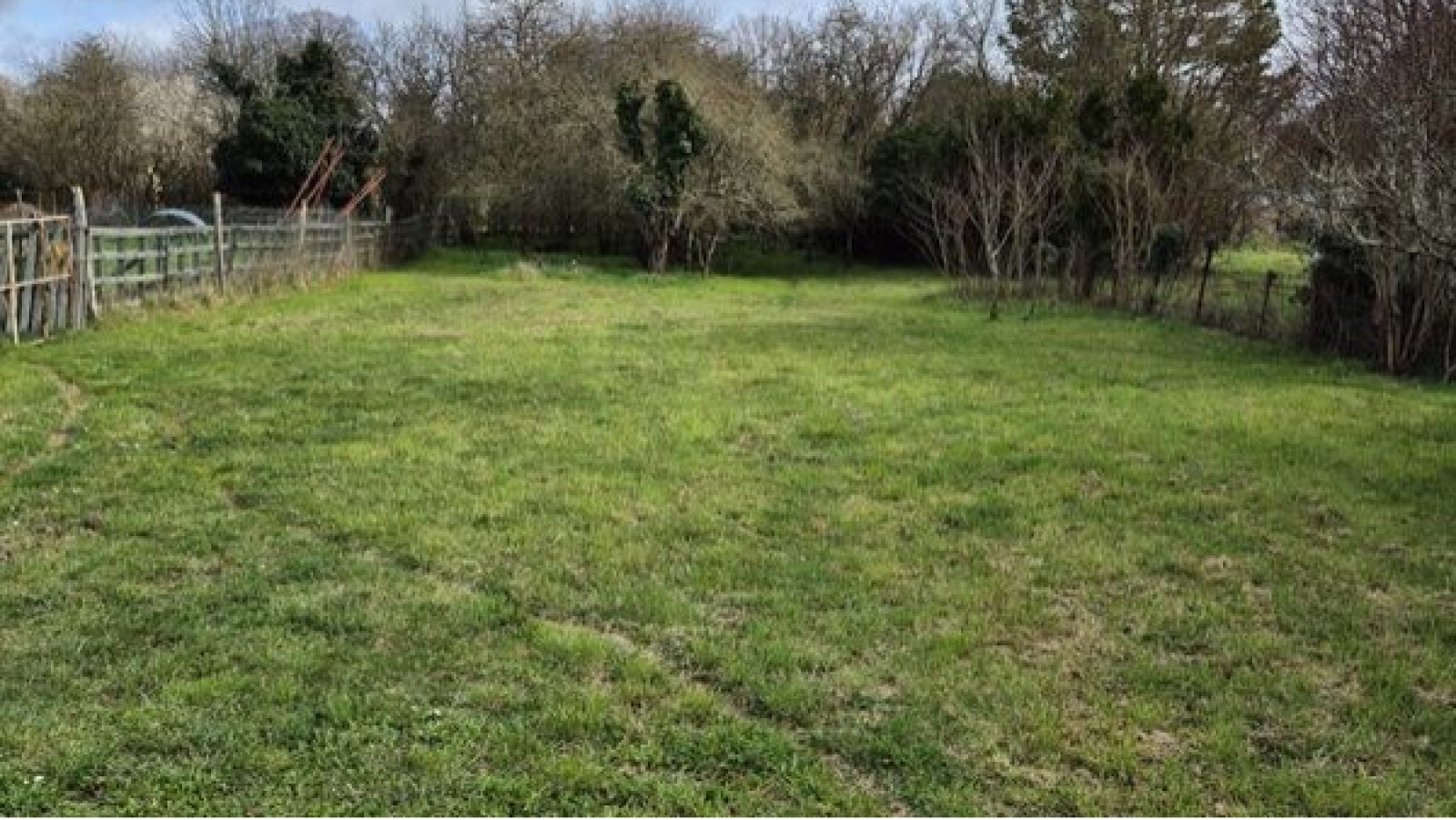 Terrain constructible de 360m2 à Le Barp