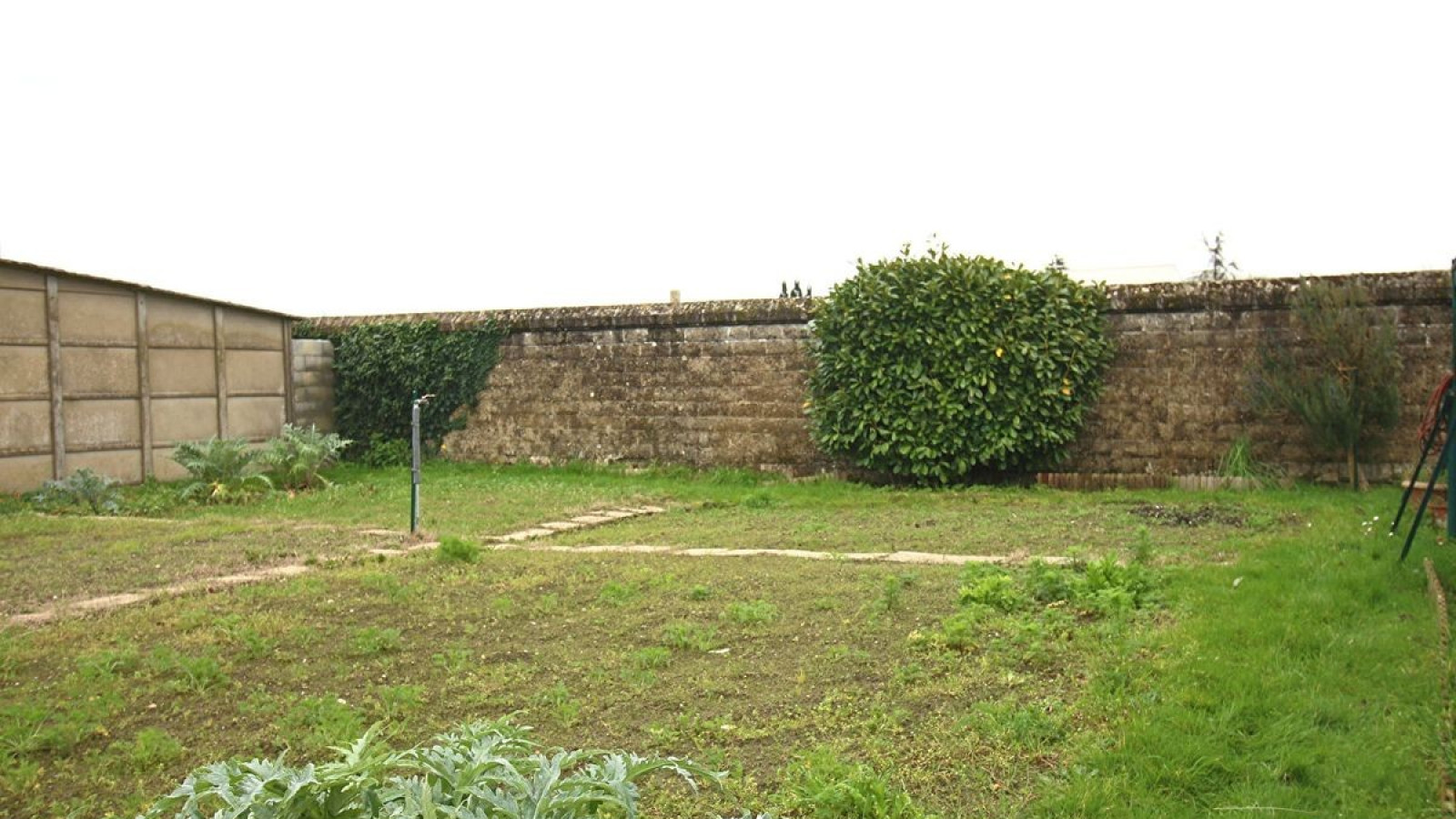 Terrain constructible de 317m2 à Lormont