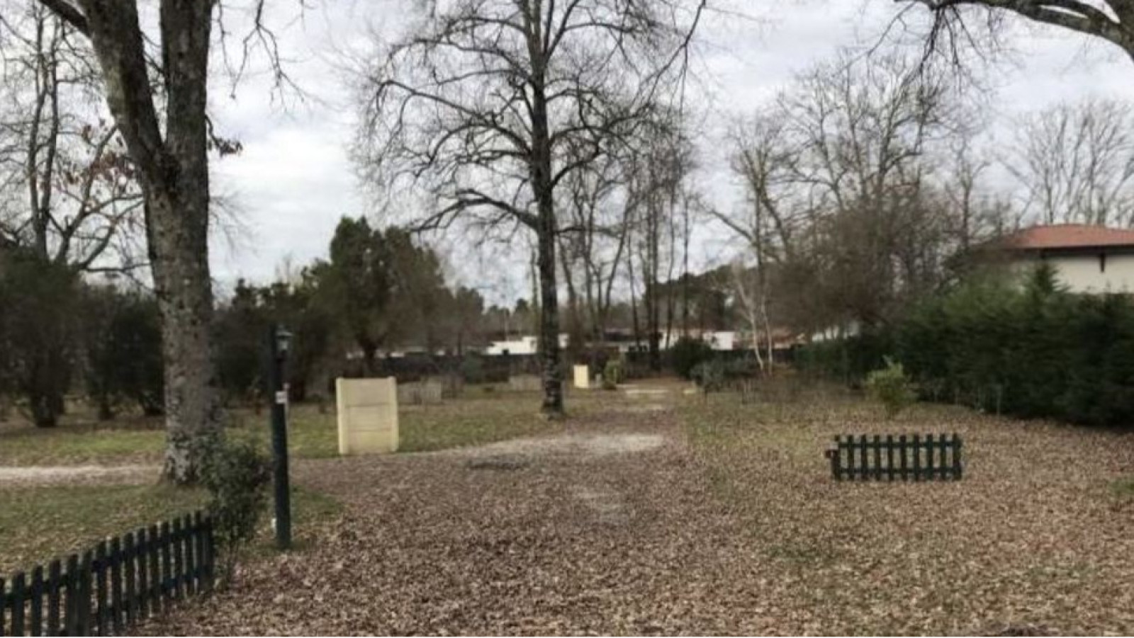 Terrain constructible de 200m2 à Arès