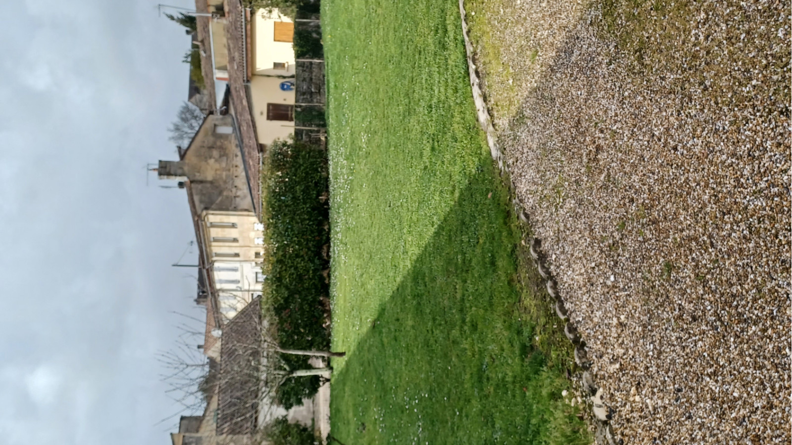 Terrain constructible de 377m2 à Saint-André-de-Cubzac