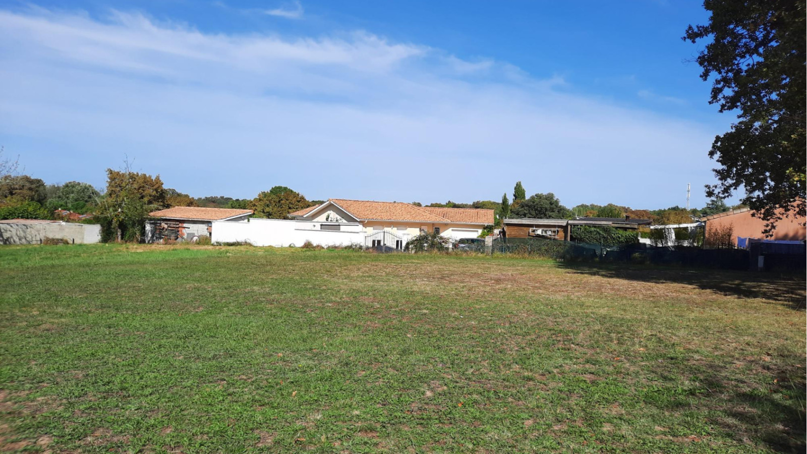 Terrain constructible de 603m2 à Artigues-près-Bordeaux
