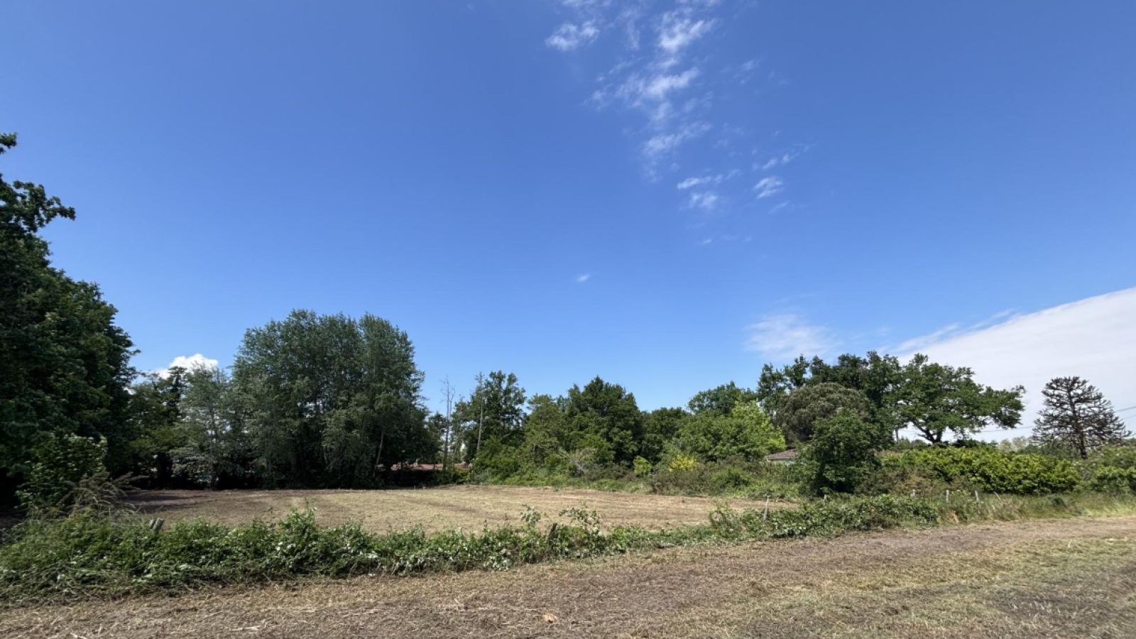 Terrain constructible de 400m2 à Prignac-et-Marcamps