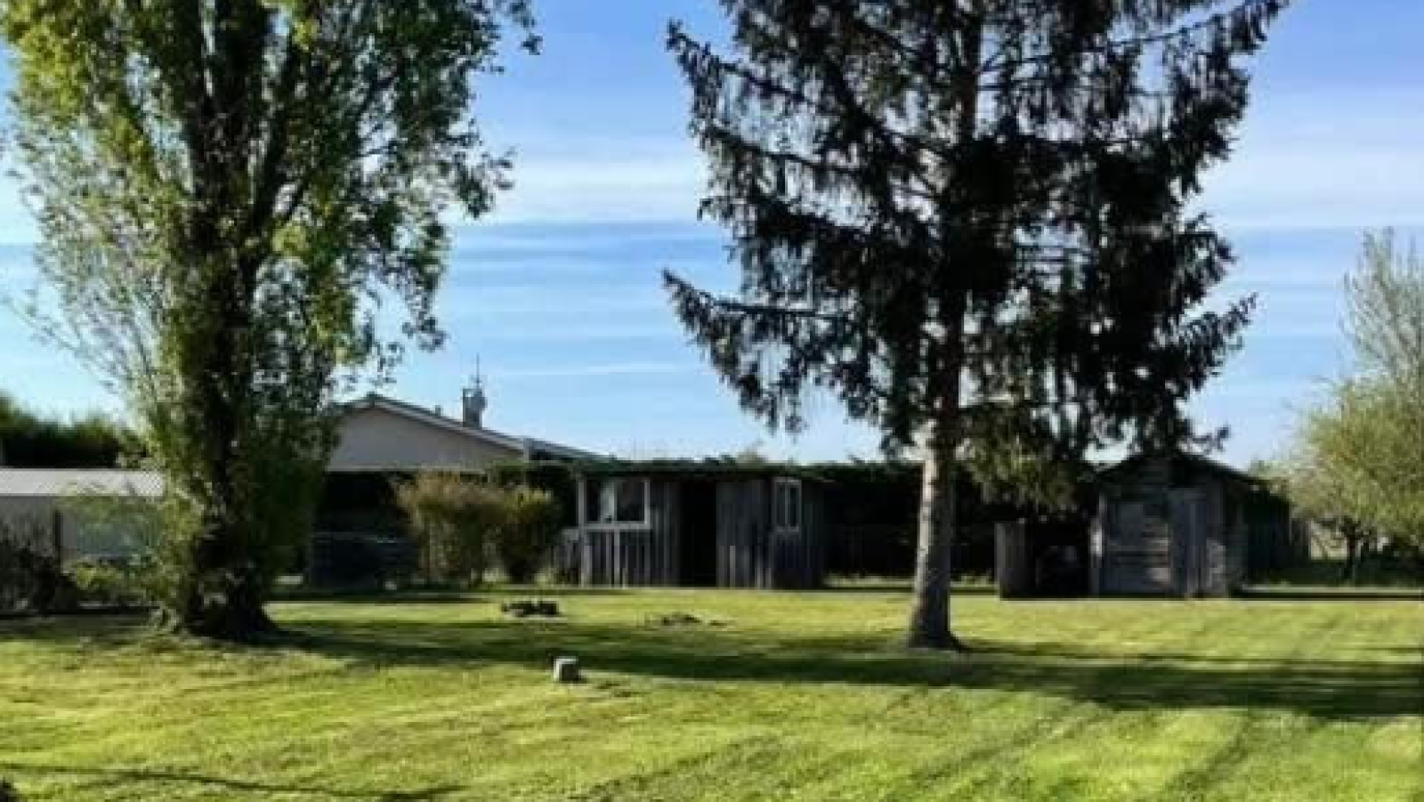 Terrain constructible de 812m2 à Camarsac