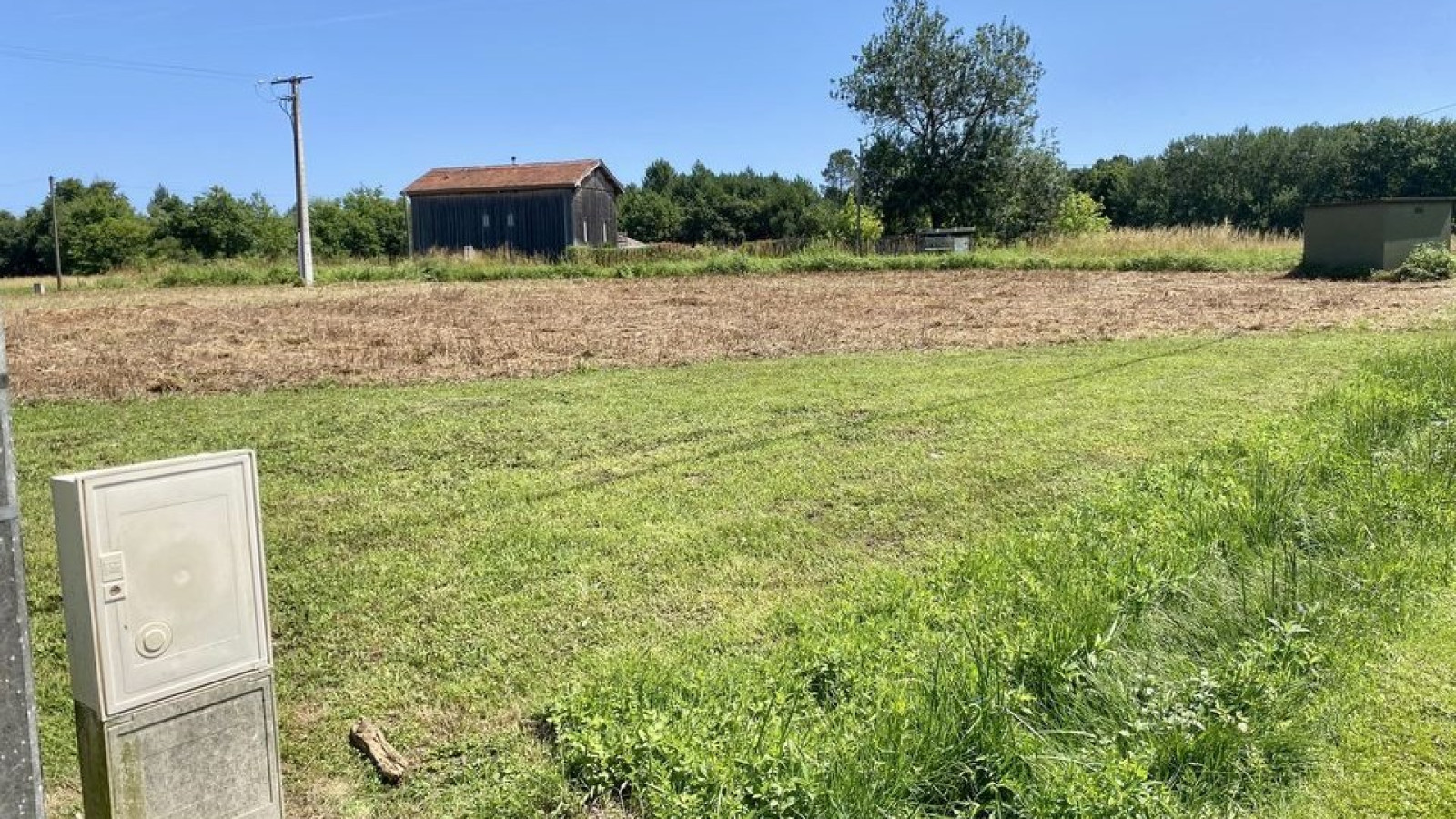 Terrain constructible de 2000m2 à Cauvignac