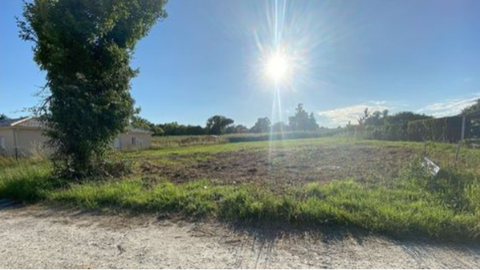 Terrain constructible de 1050m2 à Lagorce