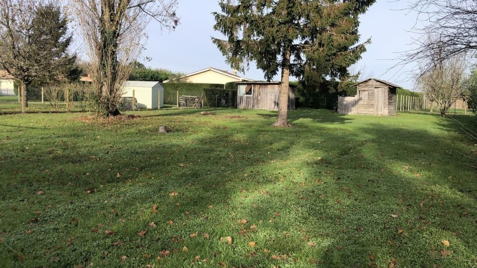 Terrain constructible de 830m2 à Soussans