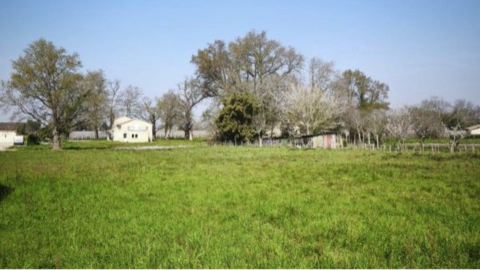 Terrain constructible de 600m2 à Vensac