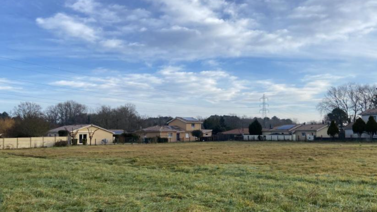 Terrain constructible de 800m2 à Camblanes-et-Meynac
